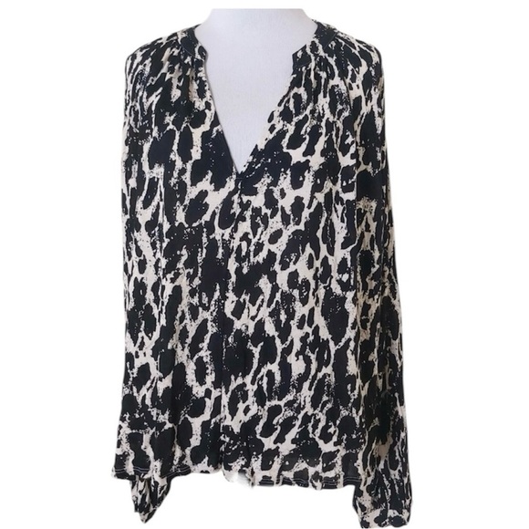 Urban Outfitters Animal Print Long Sleeve Oversized Blouse Size Large - Picture 1 of 7